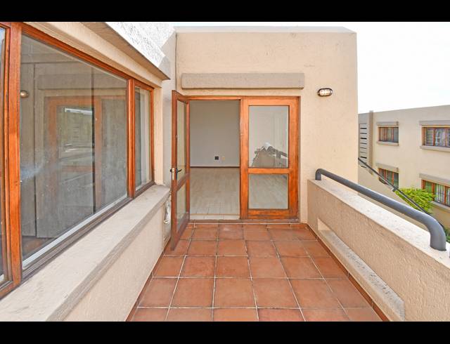 2 BEDROOM APARTMENT FOR SALE IN MAGALIESSIG